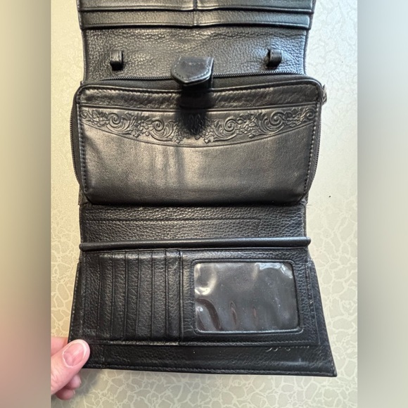 Brighton | ladies clutch wallet. - Picture 13 of 16